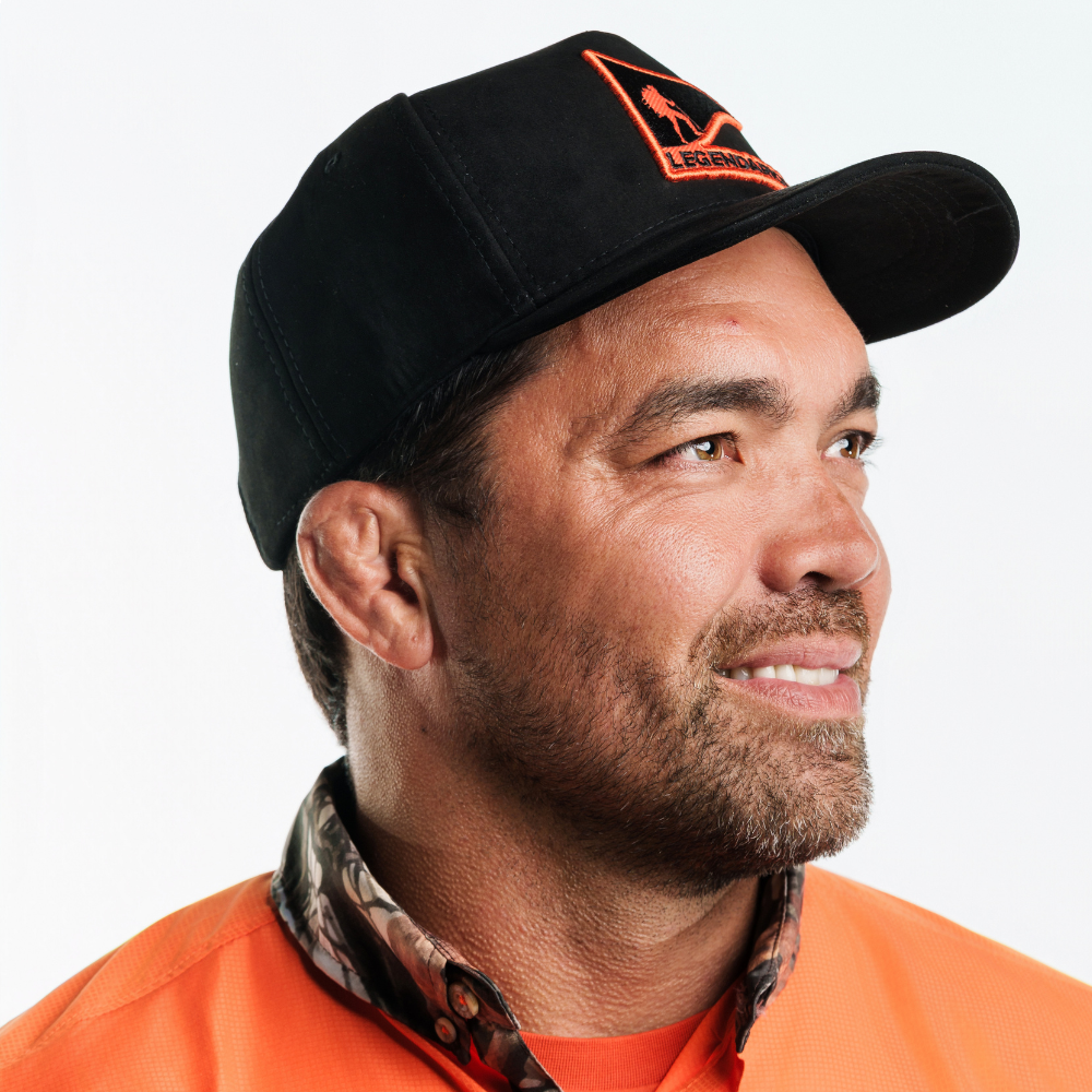 Boné Snapback Suede Preto Logo Laranja - Legendários Boné Snapback Suede Preto Logo Laranja - Legendários