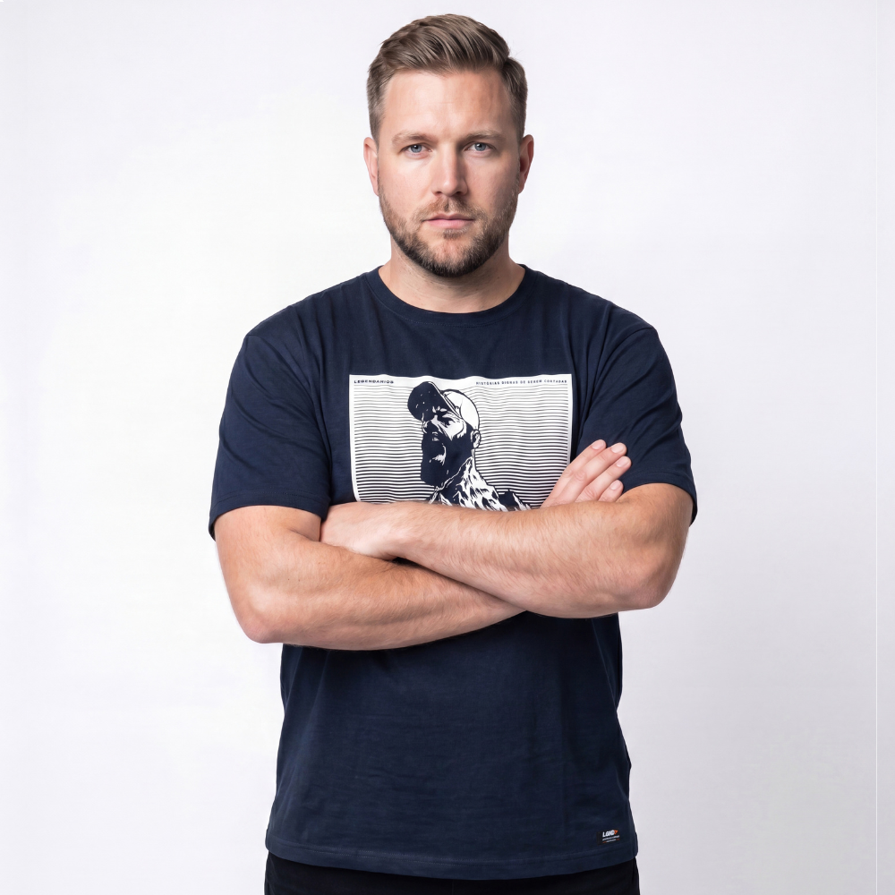 Camiseta Masculina Estampa Homem Legendarios-Marinho Camiseta Masculina Estampa Homem Legendarios-Marinho
