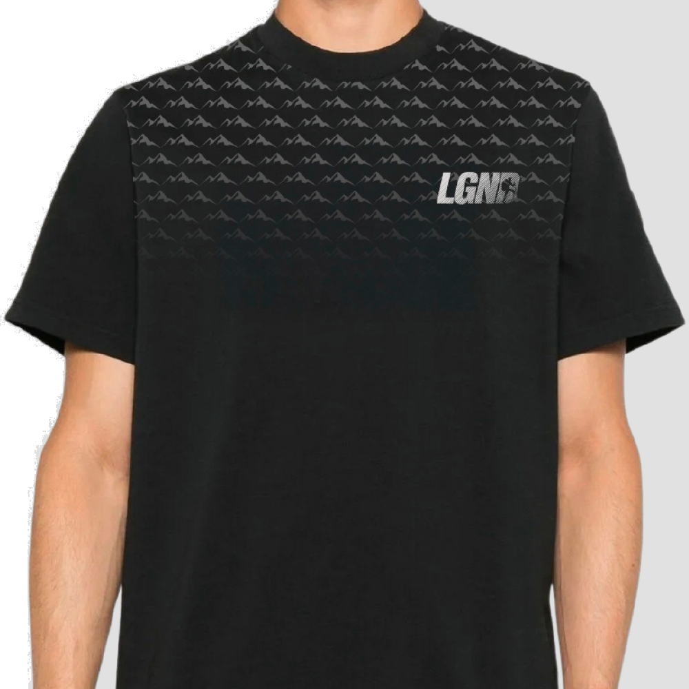 Camiseta Masculina Estampa Montanhas Degradê - Preta
