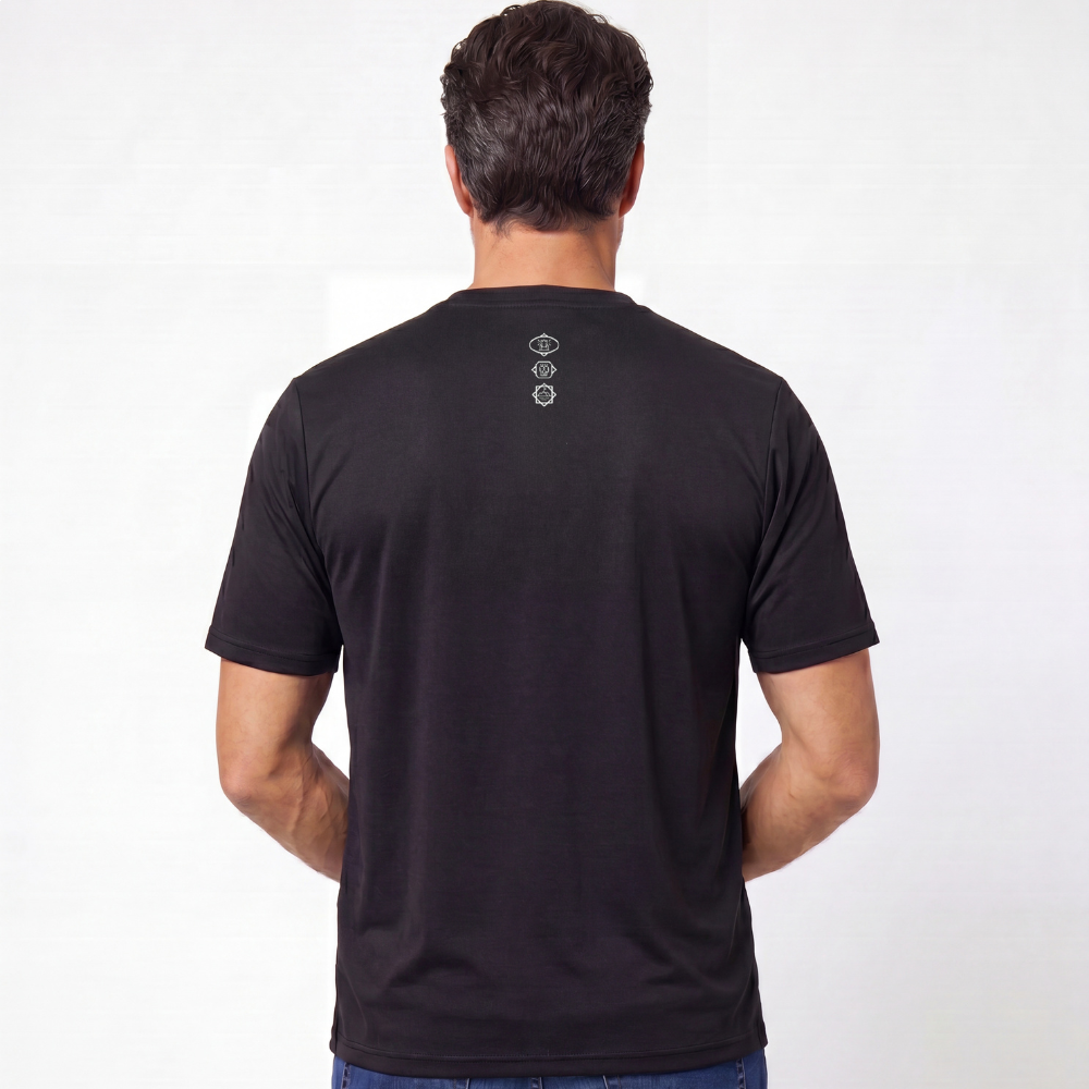 Camiseta Masculina Estampa Montanhas Degradê - Preta