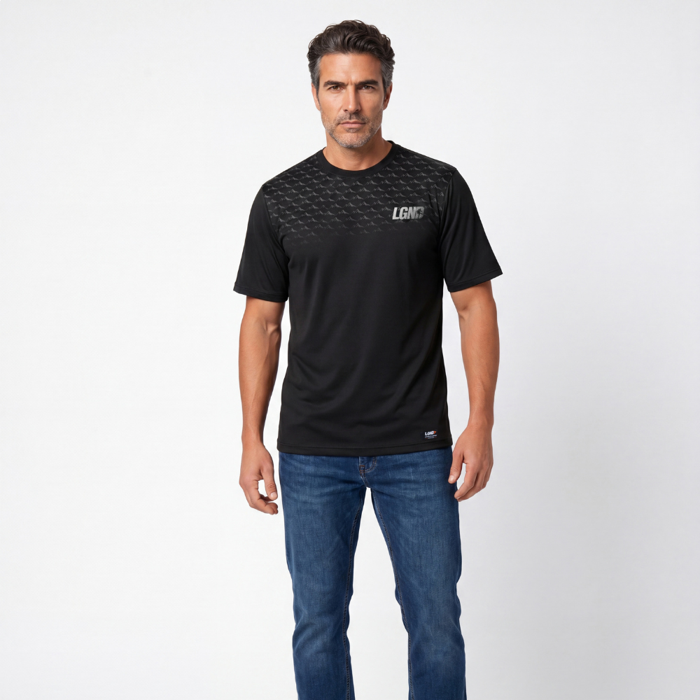 Camiseta Masculina Estampa Montanhas Degradê - Preta