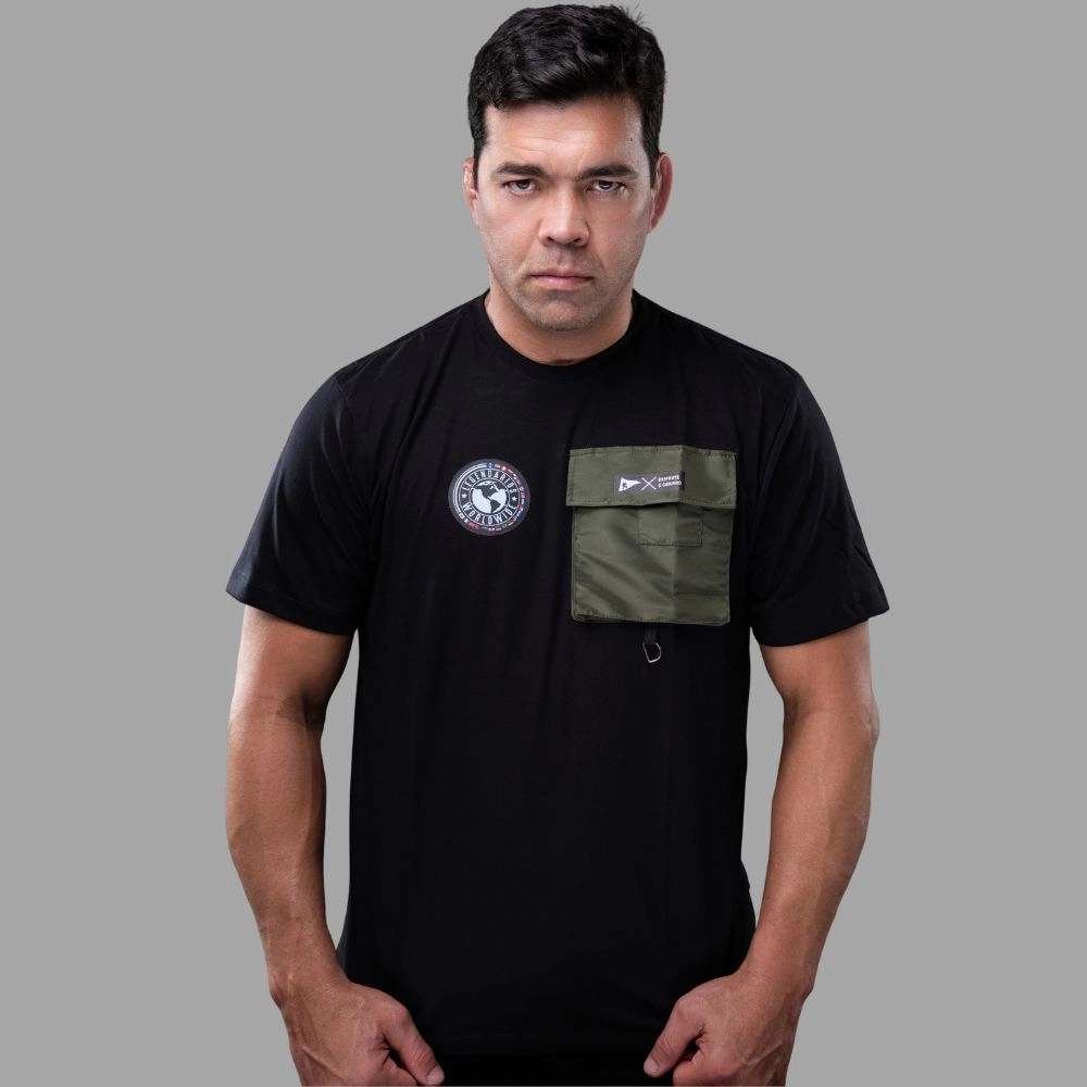 Camiseta Masculina Com Bolso Legendarios -Preto